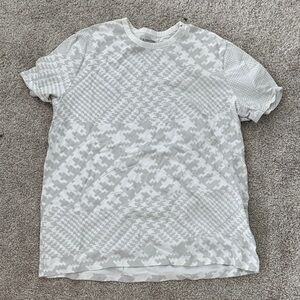 Express White gray Houndstooth tee shirt T-Shirt moisture wicking XXL 2XL